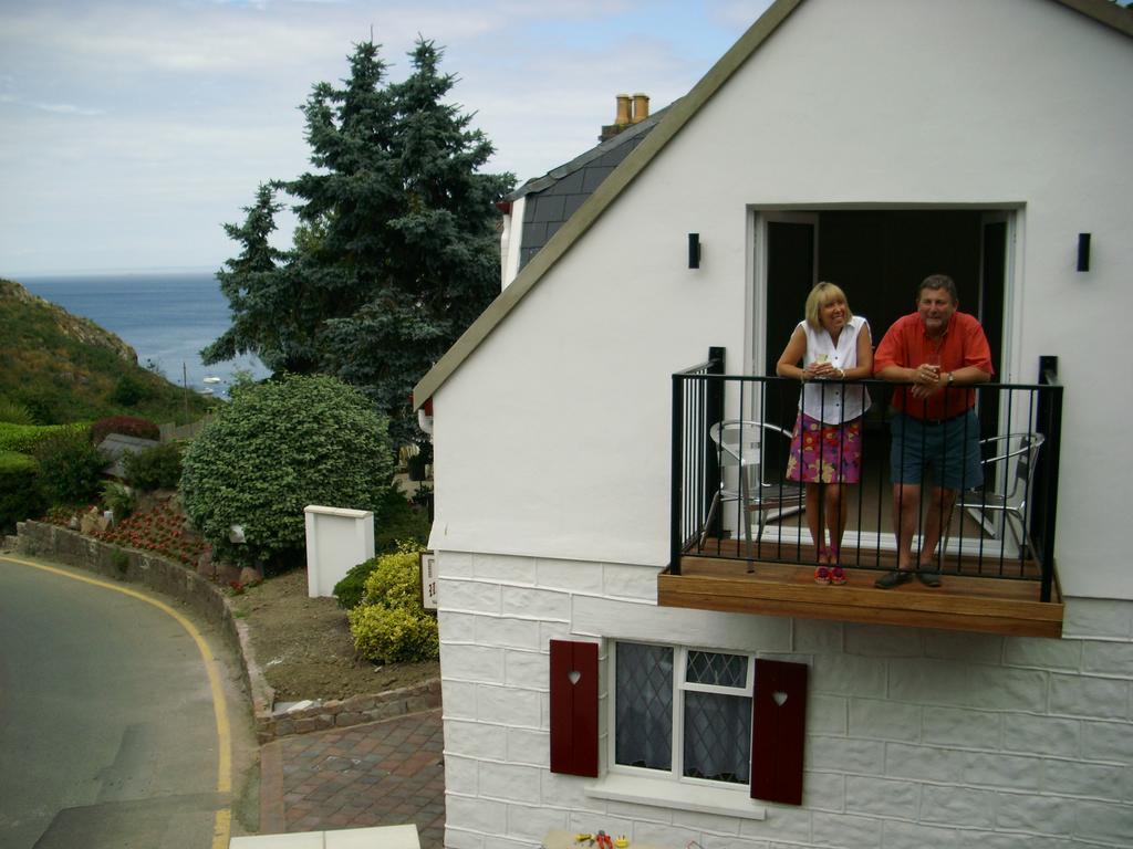 Undercliff Guest House Trinity Екстериор снимка